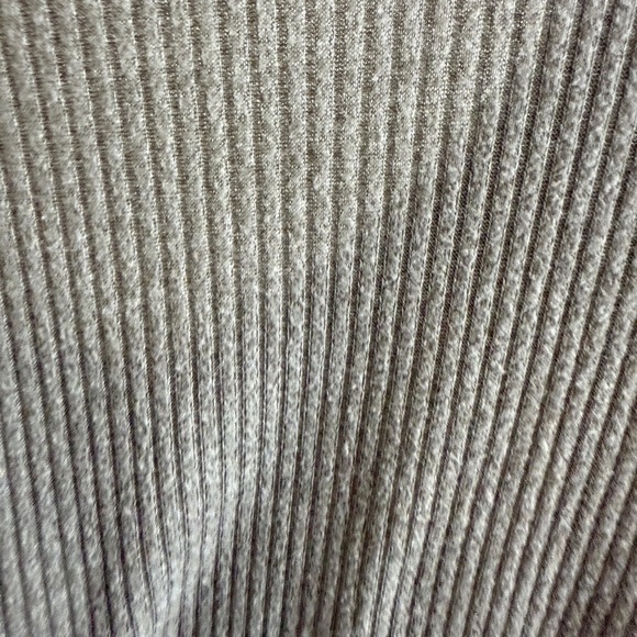 American Eagle Outfitters Gray Ribbed Fitted Blouse - Picture 4 of 4